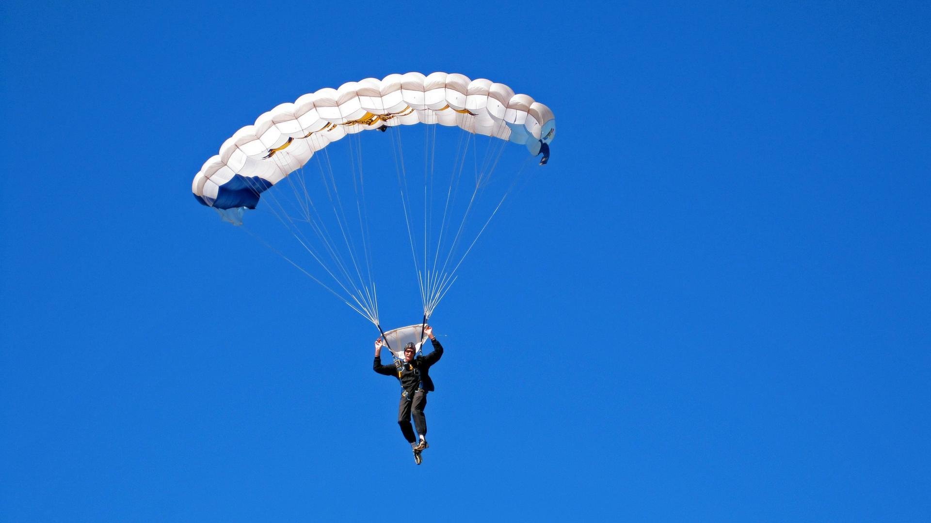 开云体育登录网站入口-《行业大会热议：电竞行业未来政策导向》，电竞行业的现状和未来的发展的趋势